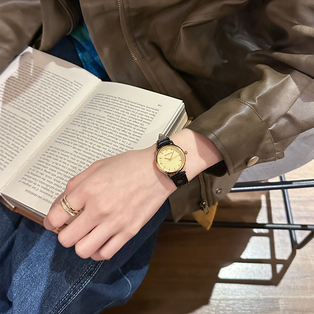 Nuevo reloj de cuarzo con corr - Luxury Watch Gold And Black reseña y precio