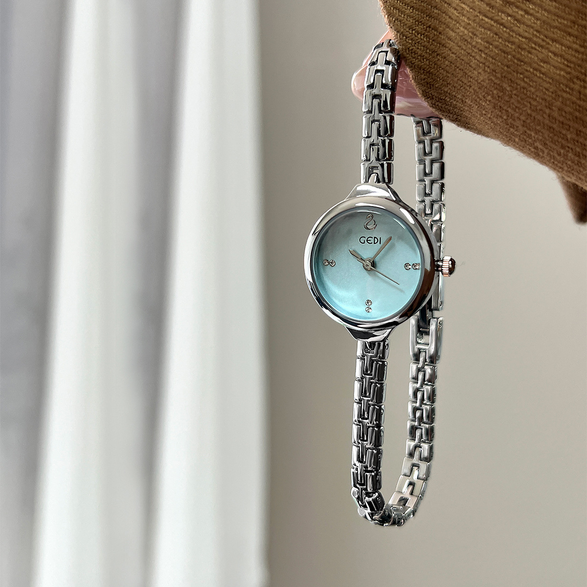 Nuevo reloj vintage ligero de  - Luxury Watch Vintage reseña y precio