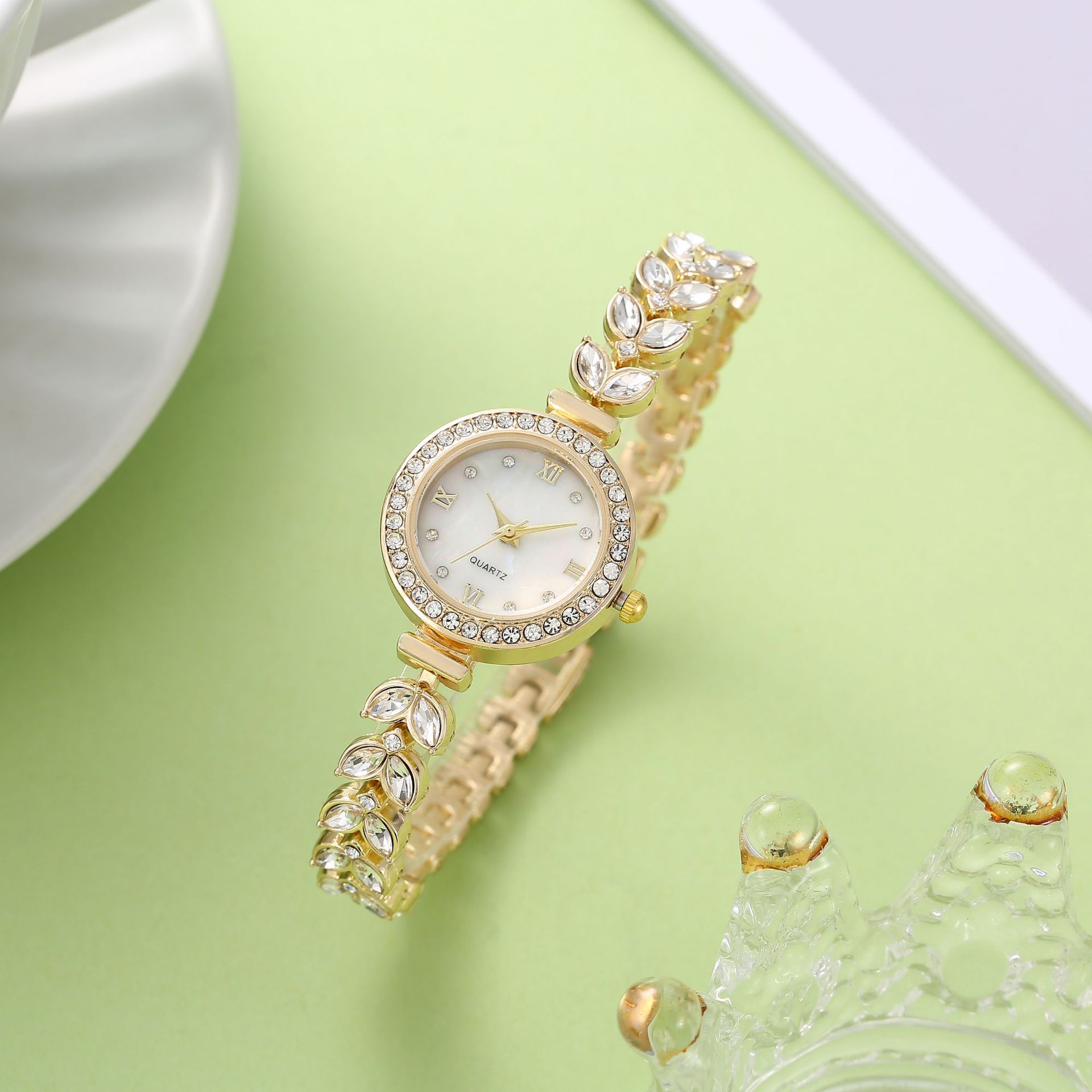 Reloj UTHAI W75 de sirena para - Luxury Watch Group reseña y precio