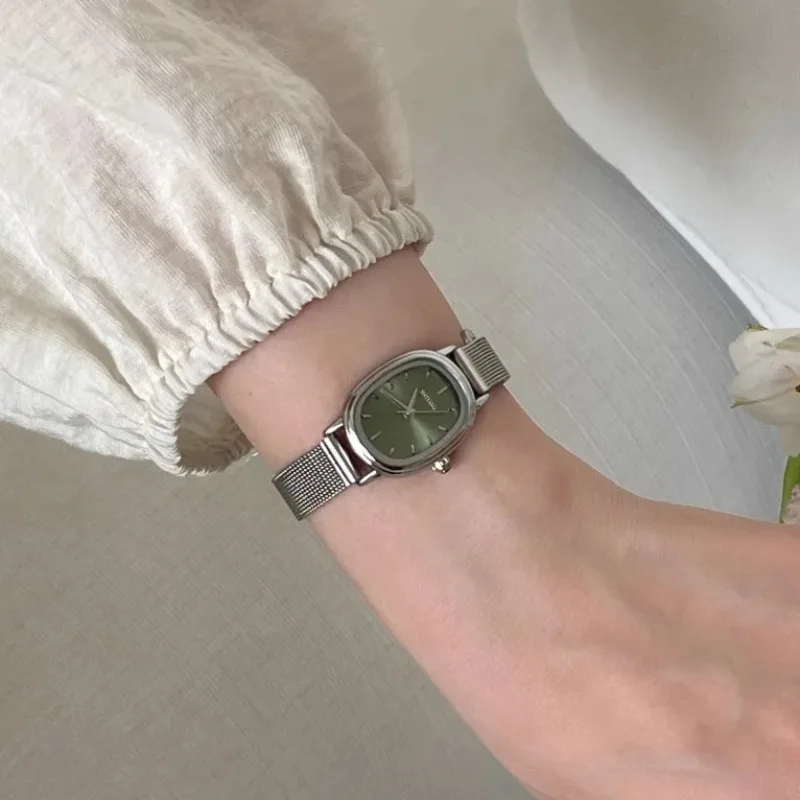 Reloj verde con esfera ovalada - Luxury Watch Vintage reseña y precio