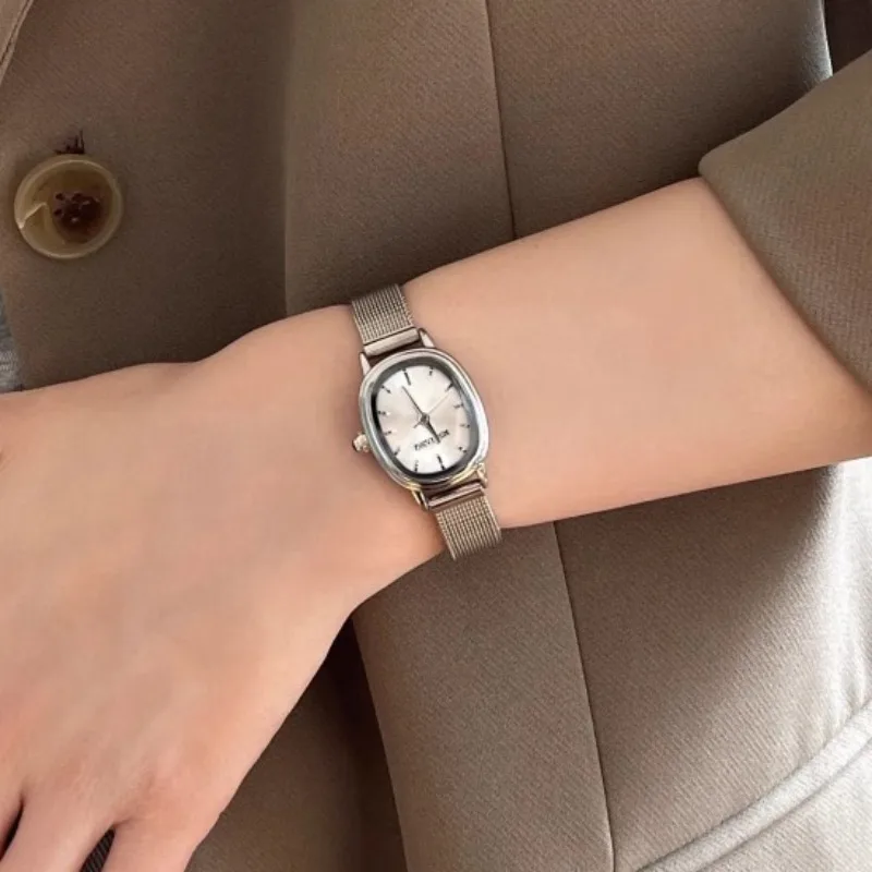 Reloj verde con esfera ovalada - Luxury Watch Vintage reseña y precio